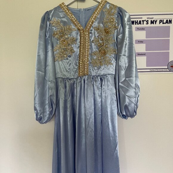 Pastel Blue Embroidered Puff-Sleeve Bridesmaid's Dress Size Unknown (Likely S) - Picture 1 of 12